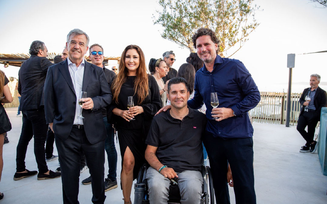 La Roc, a new restaurant, opens its doors in Estepona, supporting Casa Angeles